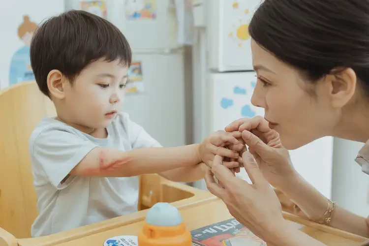 兒童手臂上起濕疹可以治好嗎(圖1)