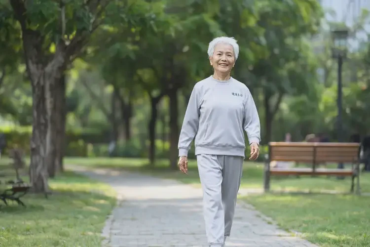 老人脖子上起濕疹可以治好嗎(圖2)