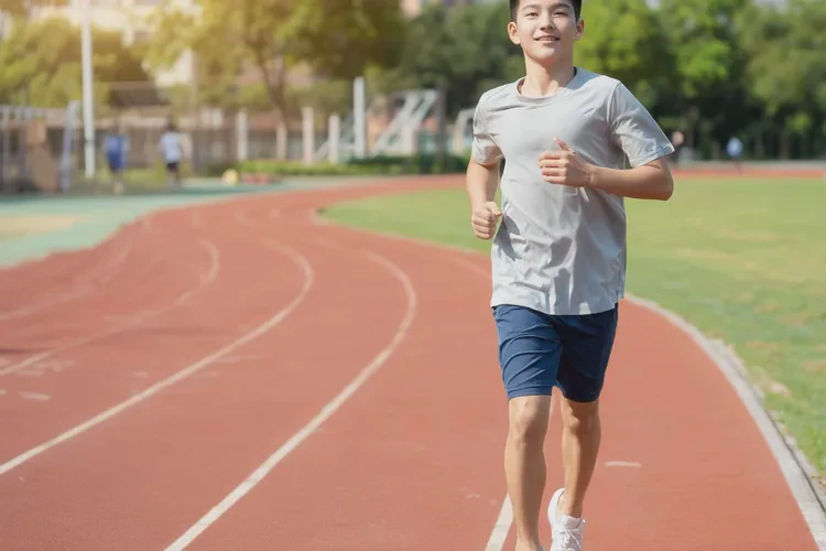 大學(xué)生身上出現(xiàn)濕疹能靠自己自愈嗎(圖2)