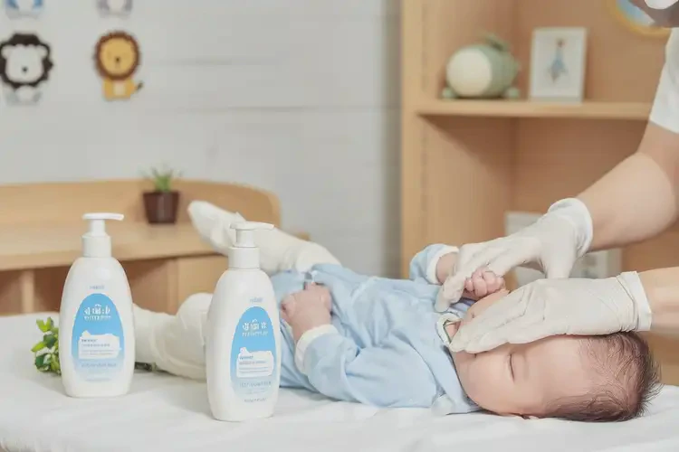 寶寶全身容易長濕疹可以治好嗎(圖3)