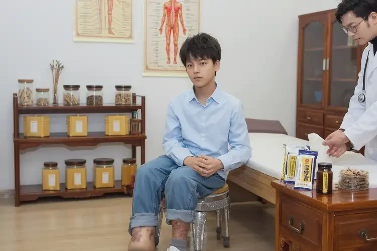 大學(xué)生小腿起濕疹可以治好嗎(圖2)