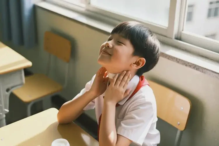 中學生脖子容易長濕疹可以治好嗎(圖4)