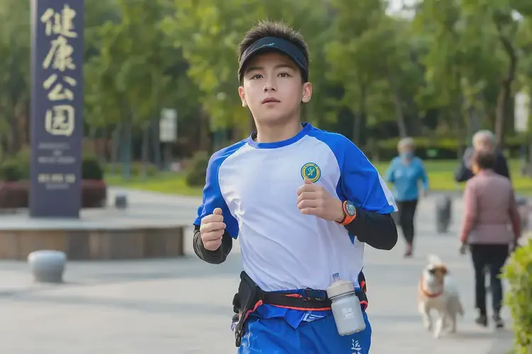 大學(xué)生脖子容易起濕疹可不可以根治(圖1)