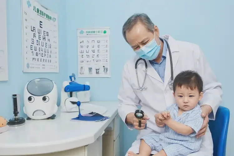 寶寶手上經(jīng)常長(zhǎng)濕疹能治好嗎(圖2)