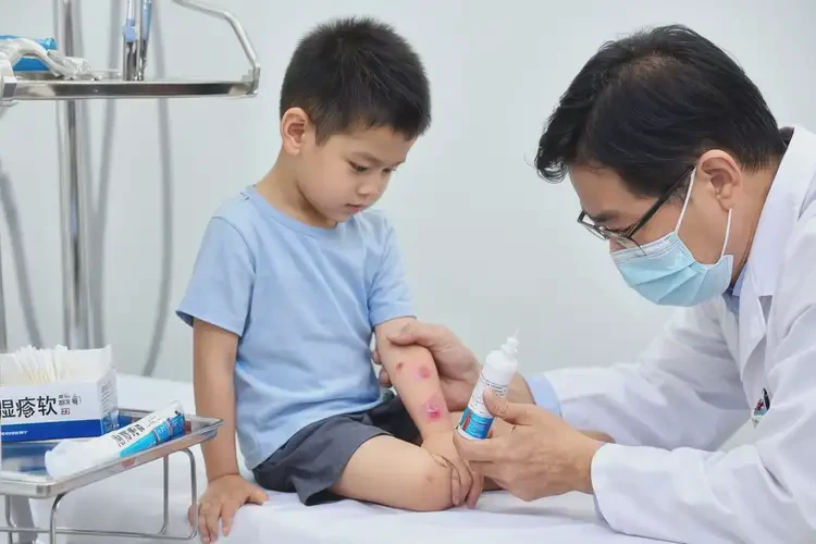 小孩屁股上有湿疹可以治好吗(图3)