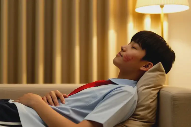 中學(xué)生面部容易起濕疹可以治好嗎(圖1)