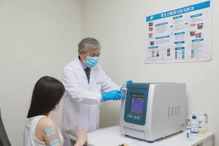 男性身上容易长湿疹不管它会自己自愈吗(图1)