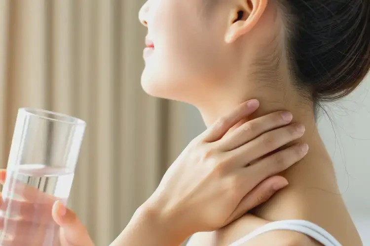 女性脖子上出濕疹可以治好嗎(圖3)