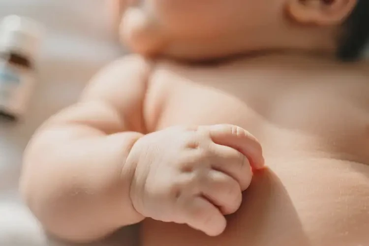 嬰兒手臂上容易長濕疹可以治好嗎(圖1)