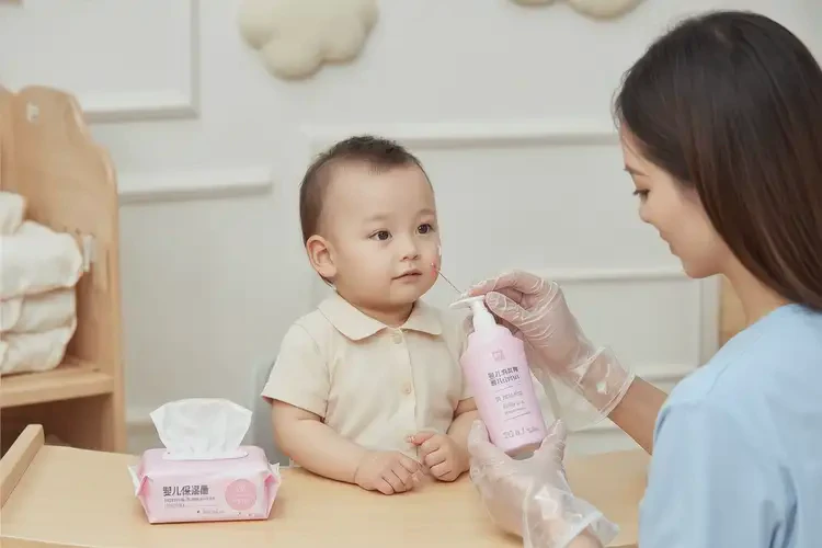 幼儿脖子偶尔长湿疹可以治好吗(图2)