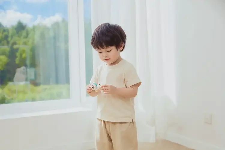 少兒臉上出濕疹能徹底自愈嗎(圖1)