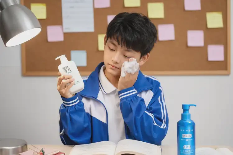 中學(xué)生手臂上有濕疹可以治好嗎(圖2)