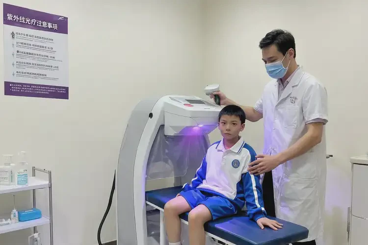 小學(xué)生手上偶爾起濕疹可以治好嗎(圖2)