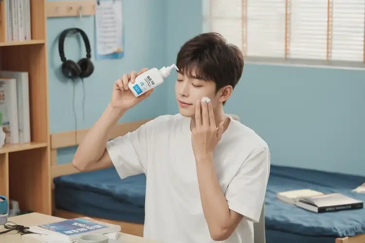 大學(xué)生臉上經(jīng)常長濕疹可以治好嗎(圖2)