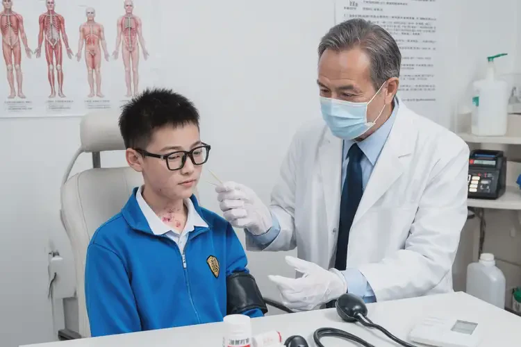 中學(xué)生脖子容易起濕疹可以治好嗎(圖3)