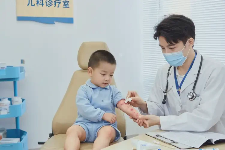 幼兒手臂上出濕疹可以治好嗎(圖3)