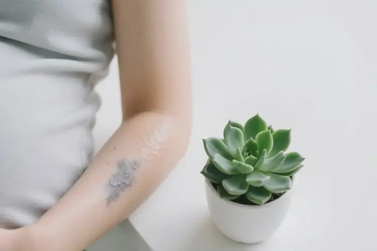 產(chǎn)婦手臂上經(jīng)常起濕疹可以治好嗎(圖1)