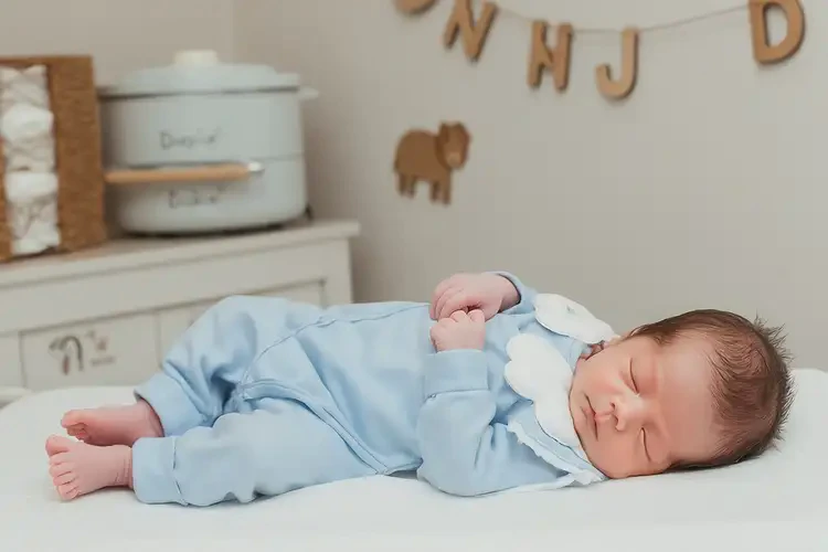 新生儿肚子上容易长湿疹可以治好吗(图2)