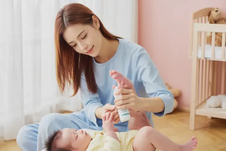 新生儿面部偶尔起湿疹可以治好吗(图3)