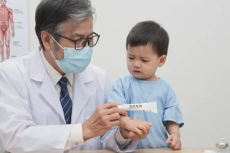 幼儿手上长湿疹可以治好吗(图4)