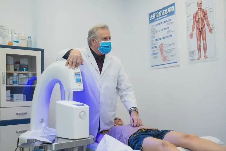 男性大腿上經(jīng)常長濕疹可不可以徹底自愈(圖2)