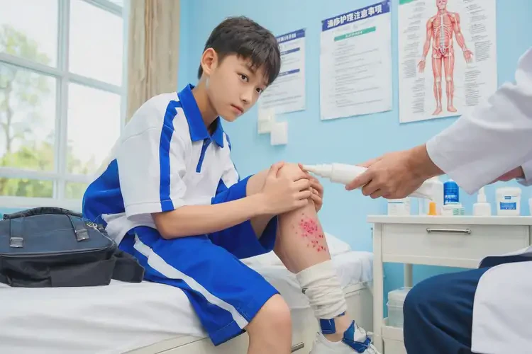 中學生腳上經(jīng)常起濕疹能靠自己自愈嗎(圖3)