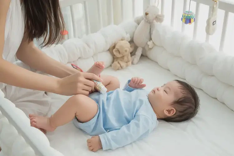 嬰兒全身經(jīng)常起濕疹可以治好嗎(圖1)