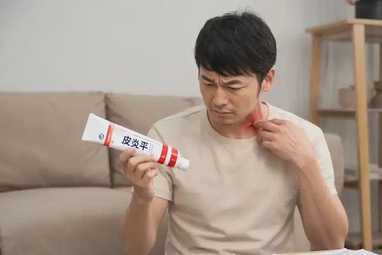 男生脖子偶尔长湿疹可以治好吗(图3)