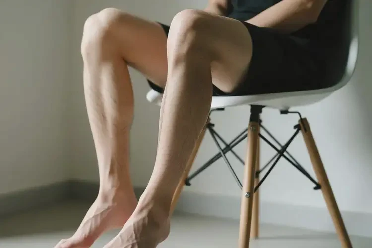 男性小腿上偶爾長濕疹可以治好嗎(圖1)