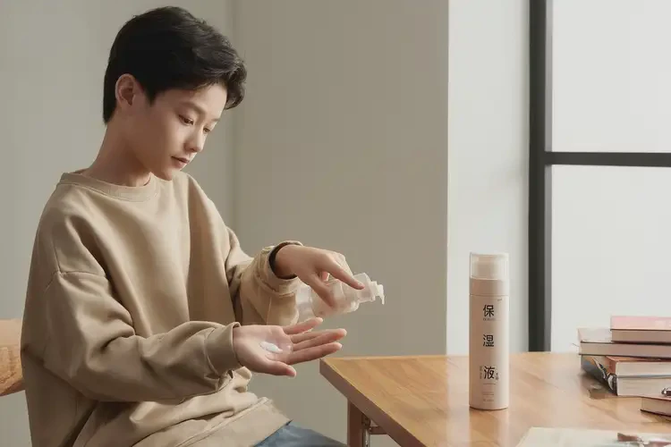 青少年手上偶爾長濕疹可以治好嗎(圖1)