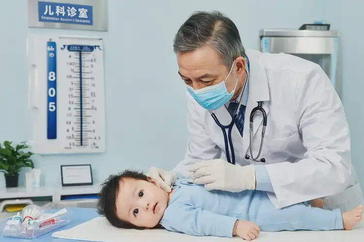 宝宝脖子长湿疹可以彻底自愈吗(图1)