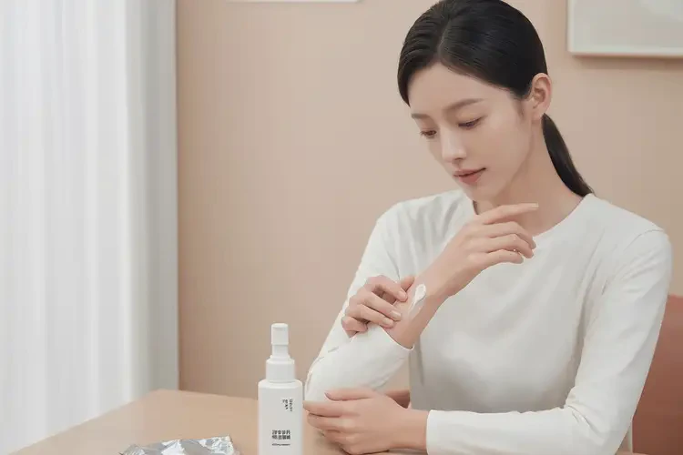 女人手臂上容易起濕疹可以治好嗎(圖1)