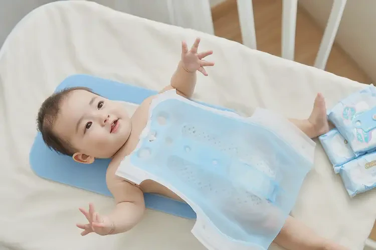 寶寶屁股上偶爾起濕疹可以治好嗎(圖1)