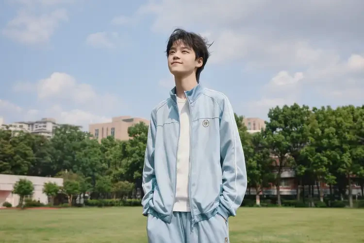 中學(xué)生大腿上出現(xiàn)濕疹可以治好嗎(圖1)