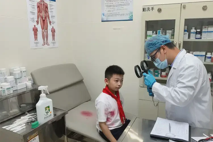 小學(xué)生屁股上偶爾起濕疹可以治好嗎(圖3)