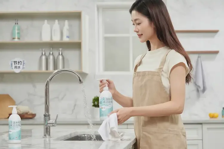 女性手上容易起濕疹可以治好嗎(圖2)