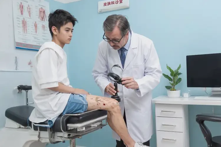 大學(xué)生大腿上容易起濕疹可以治好嗎(圖3)