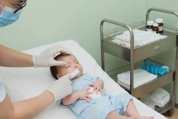 嬰幼兒肚子上長濕疹可以治好嗎(圖2)