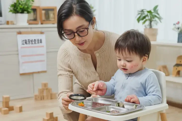 幼兒手上有濕疹能夠徹底治愈嗎(圖2)