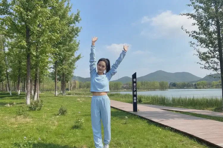 女性脖子起濕疹可以治好嗎(圖1)