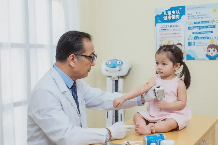 寶寶全身起濕疹能治好嗎(圖2)