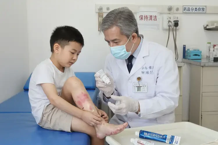 寶寶腳上有濕疹可以治好嗎(圖2)