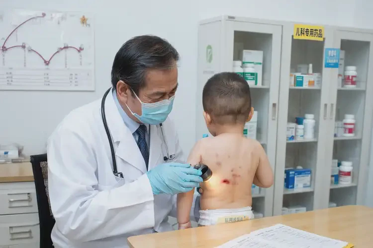 宝宝肛周容易长湿疹能靠自己自愈吗(图1)