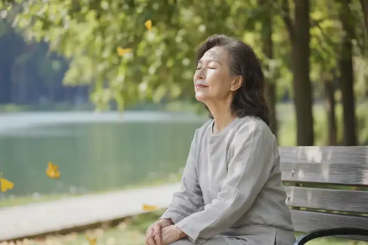 女性四肢出现湿疹可以治好吗(图1)