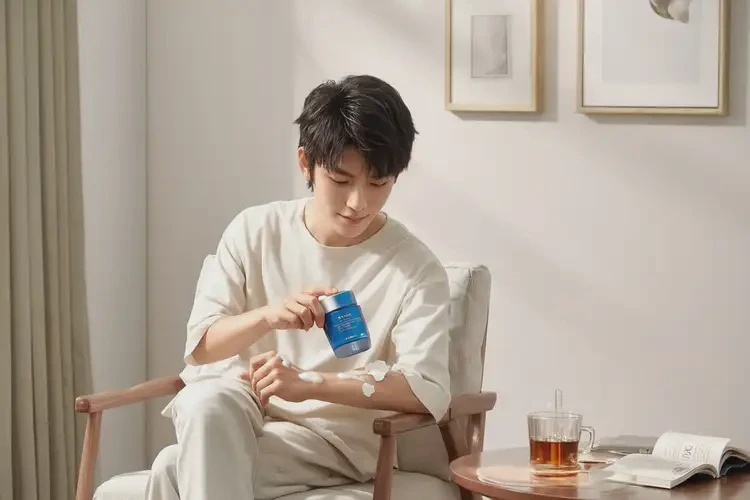 青少年手上容易長(zhǎng)濕疹能不能徹底自愈(圖2)