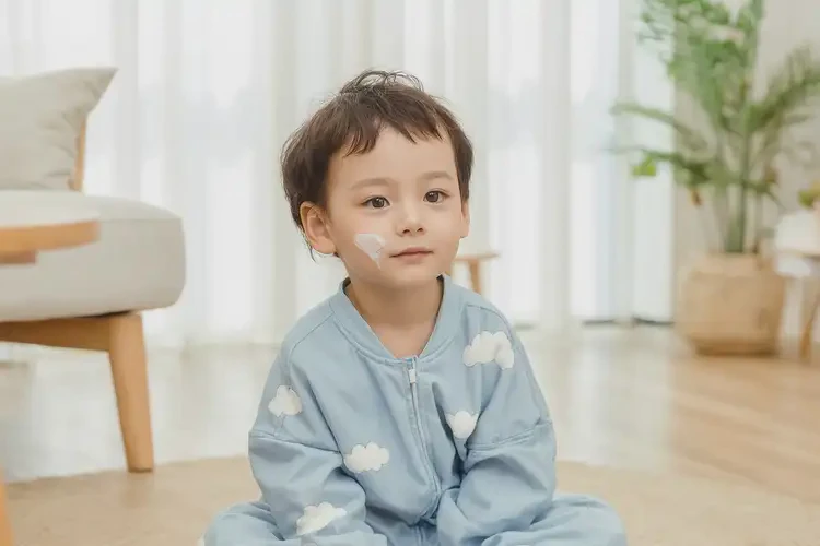 小兒肚子上容易起濕疹可以治好嗎(圖2)