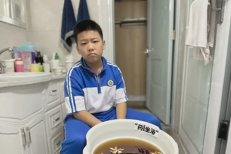 中學(xué)生肛周經(jīng)常起濕疹可以治好嗎(圖2)