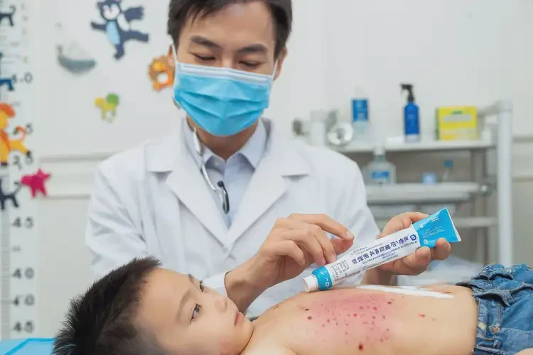 小兒肚子偶爾長濕疹可以治好嗎(圖3)