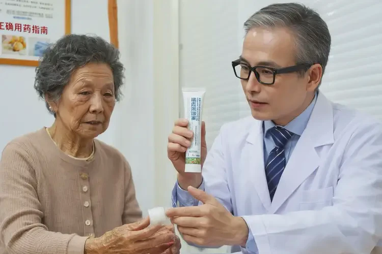 老年人手臂有湿疹能不能彻底自愈(图2)