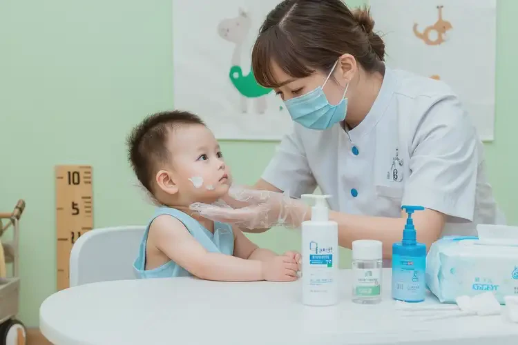 幼兒手臂上出濕疹可以治好嗎(圖2)